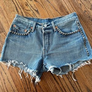 LEVIS CUTOFF DENIM SHORTS WITH STUD DETAIL